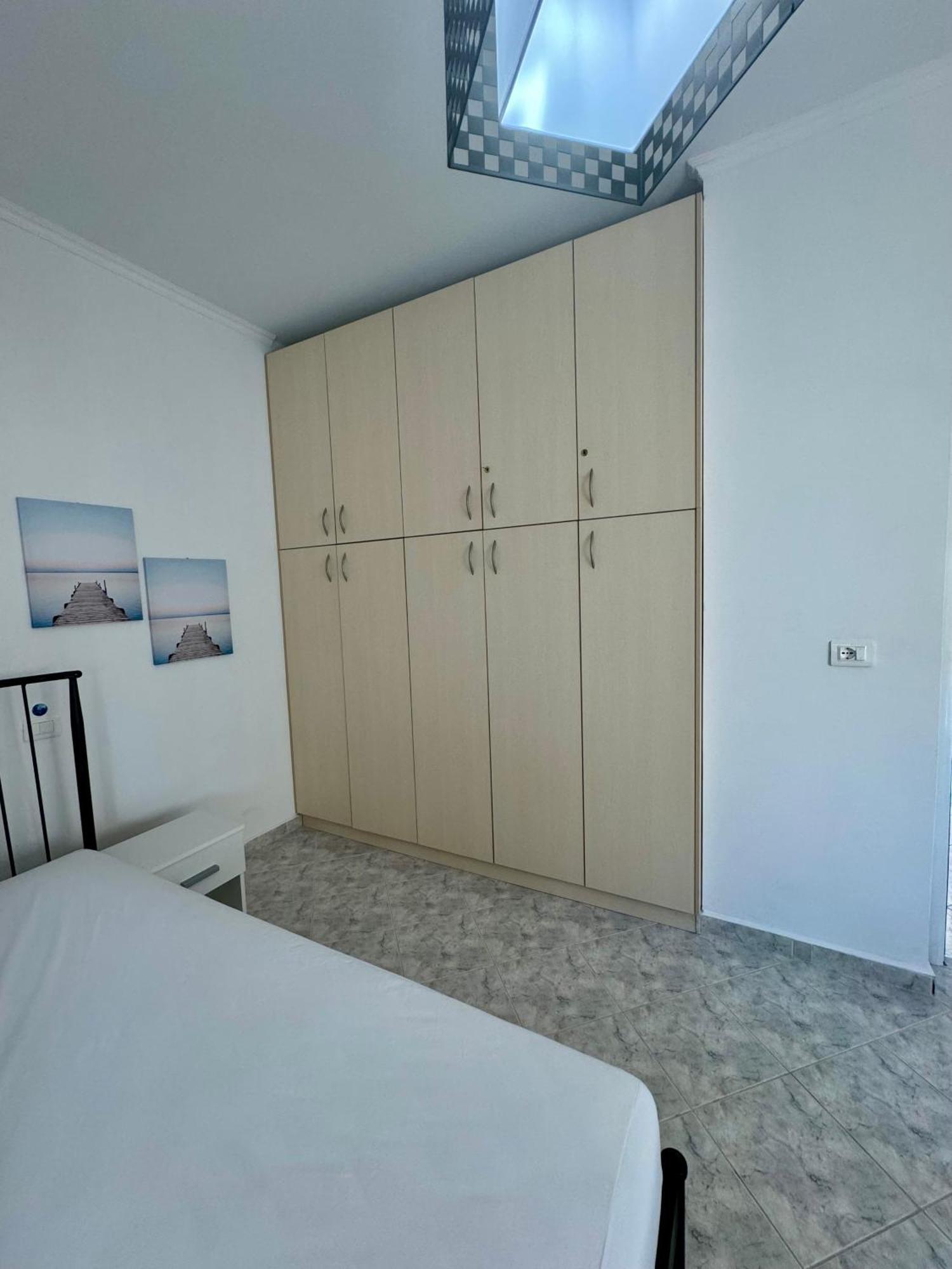 Comfy Blue Sarande Leilighet Eksteriør bilde