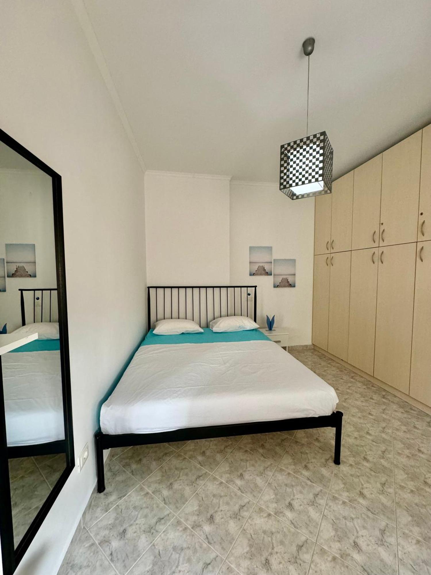 Comfy Blue Sarande Leilighet Eksteriør bilde